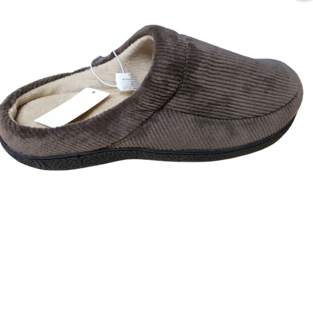 ISOTONER Men's Memory Foam Hoodback ECO Comfort Slippers In Pebble, Large